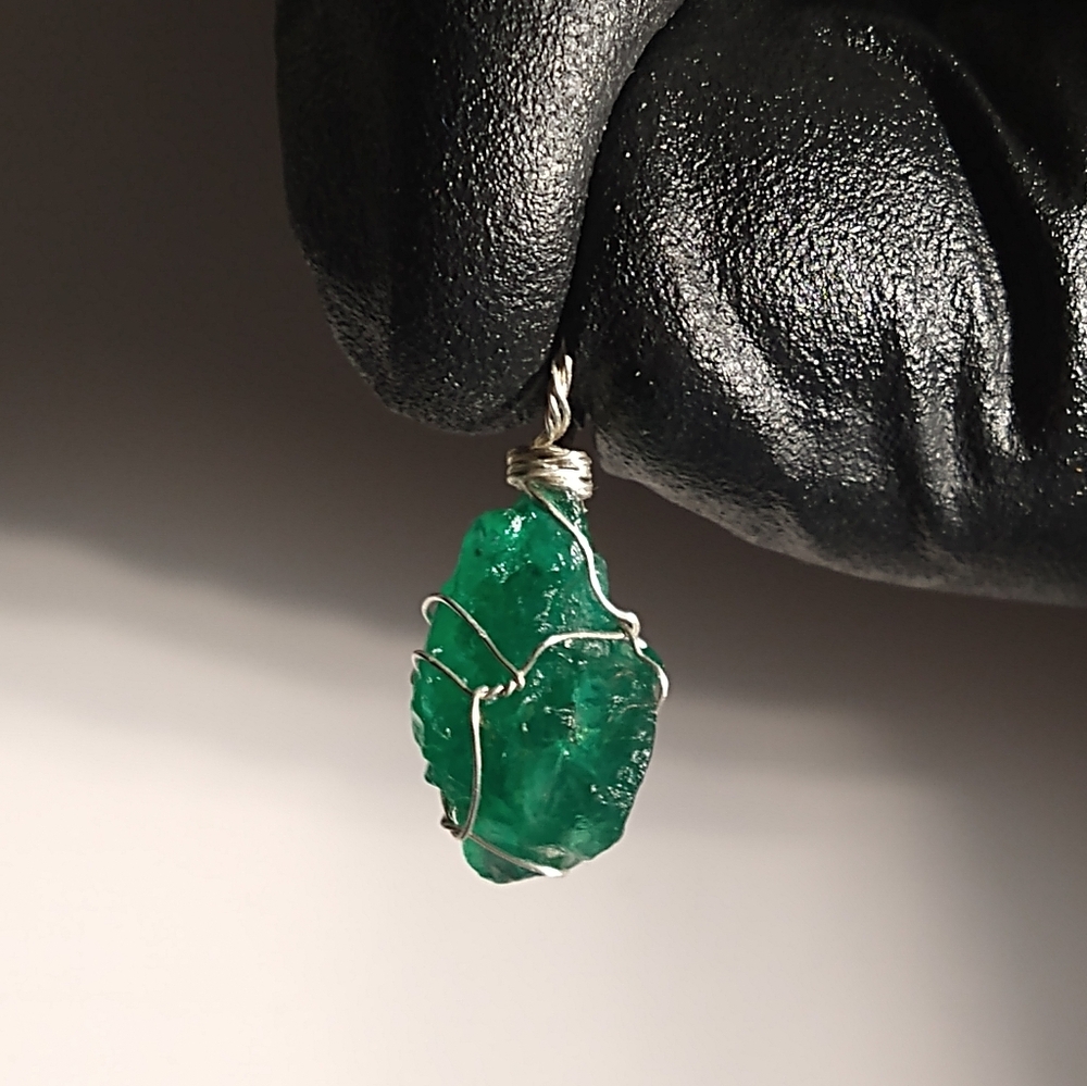Gorgeous Green Emerald Pendant In Silver